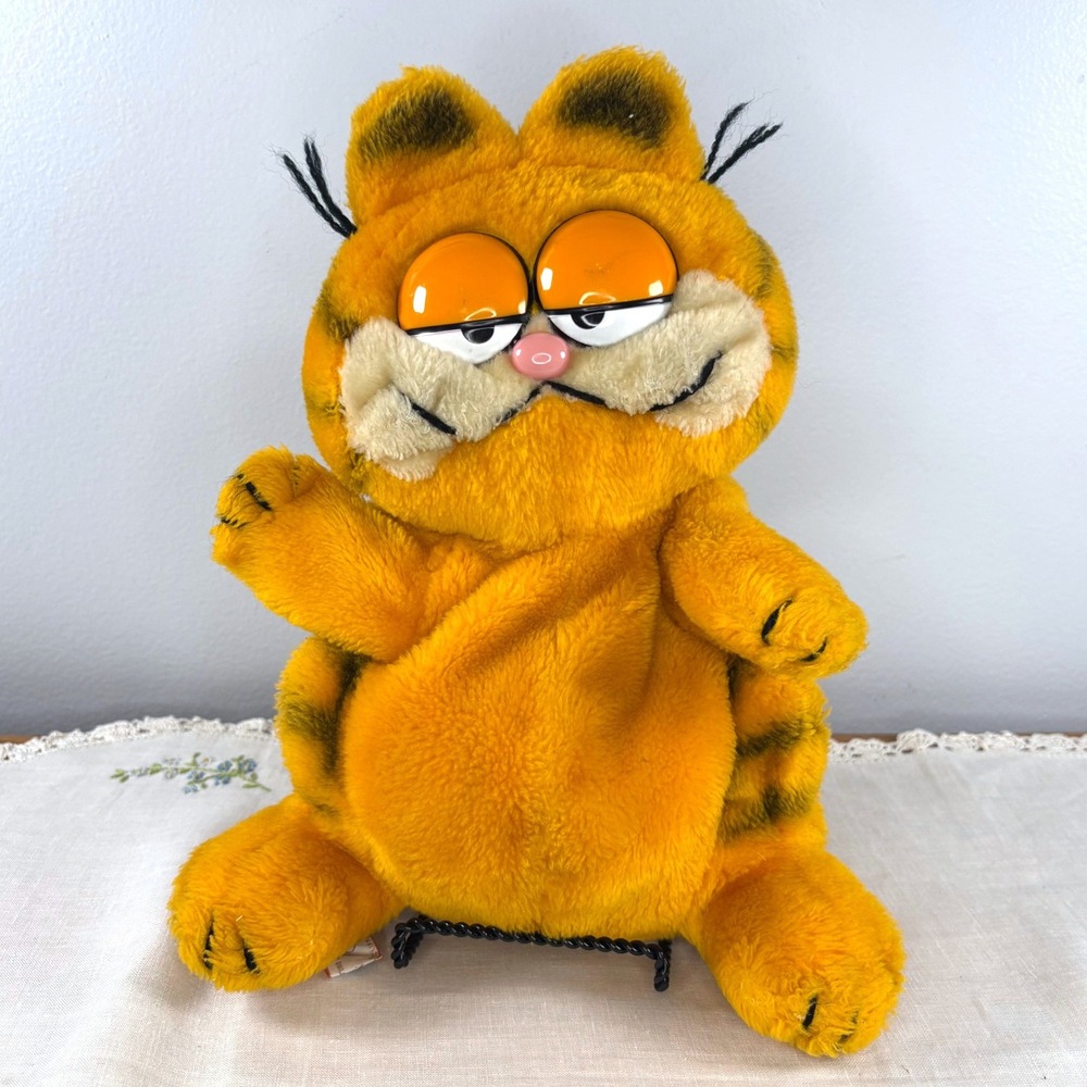 Vintage Garfield Hand Puppet 1981 Dakin Plush Plastic Eyes Orange Cat Toy 80s